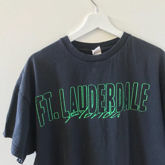 Washed Black 90s Vintage T with slime green ‘Fort - Picture 3 of 4